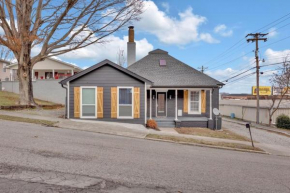 Lenoir City Cottage - Remodeled - Close to Lake